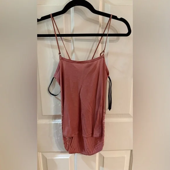 bebe spaghetti strap Pink Sequin Cami Top L - Picture 4 of 5